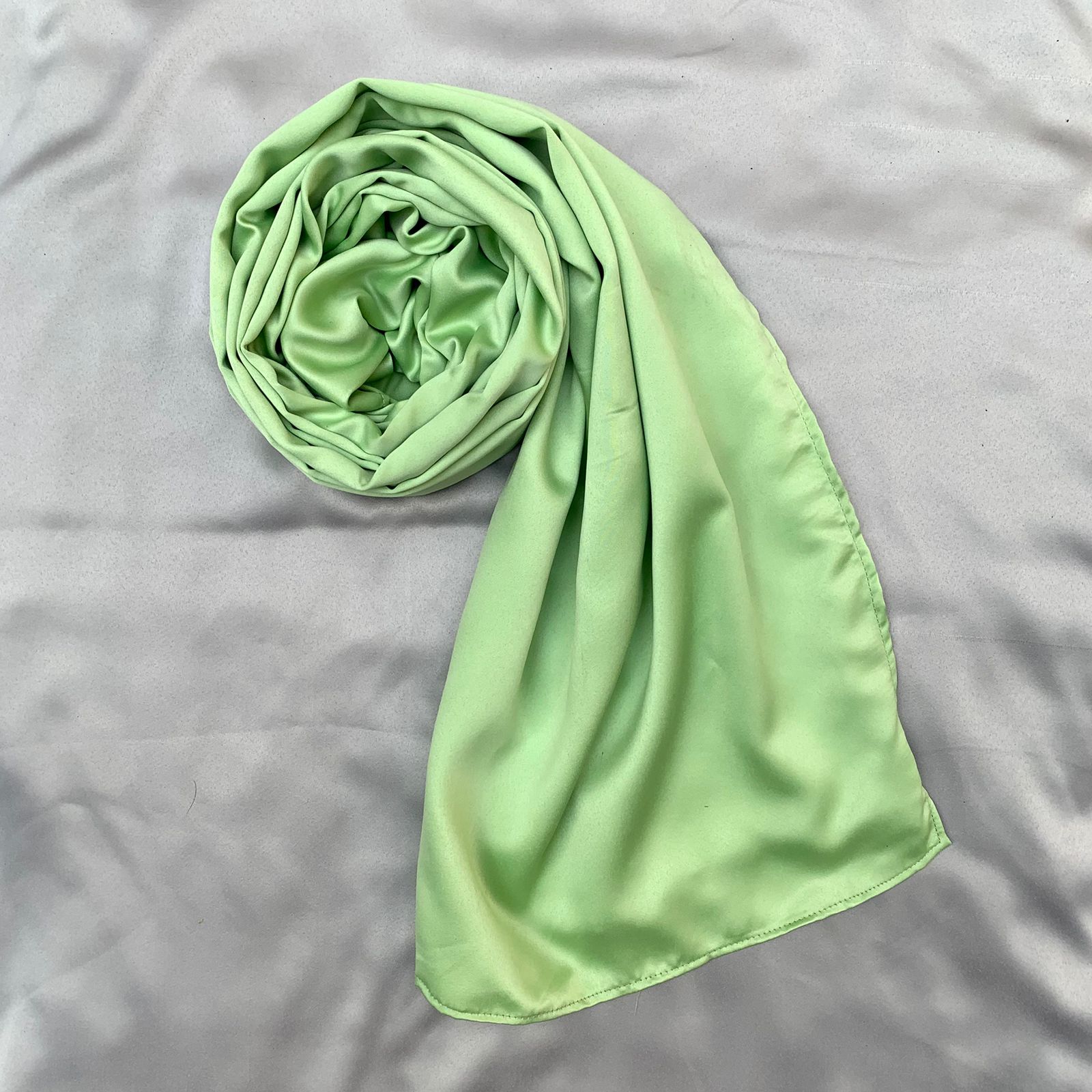 Lustre Silk- Pista Green